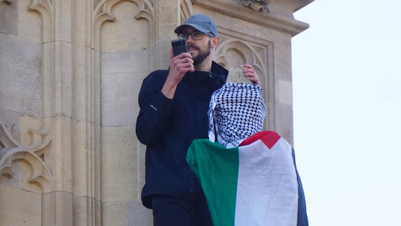 Londra’da tarihi protesto! Big Ben’de Filistin bayrağı açıldı