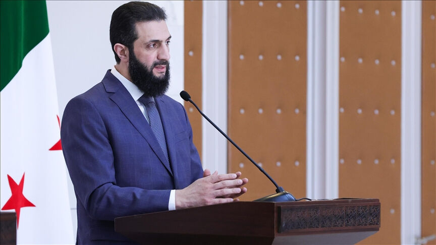 Şara'dan Esad'ın kalıntılarına net uyarı: Çok geç olmadan silahlarınızı bırakın ve teslim olun Şara'dan Esad'ın kalıntılarına net uyarı: Çok geç olmadan silahlarınızı bırakın ve teslim olun - 1. Resim