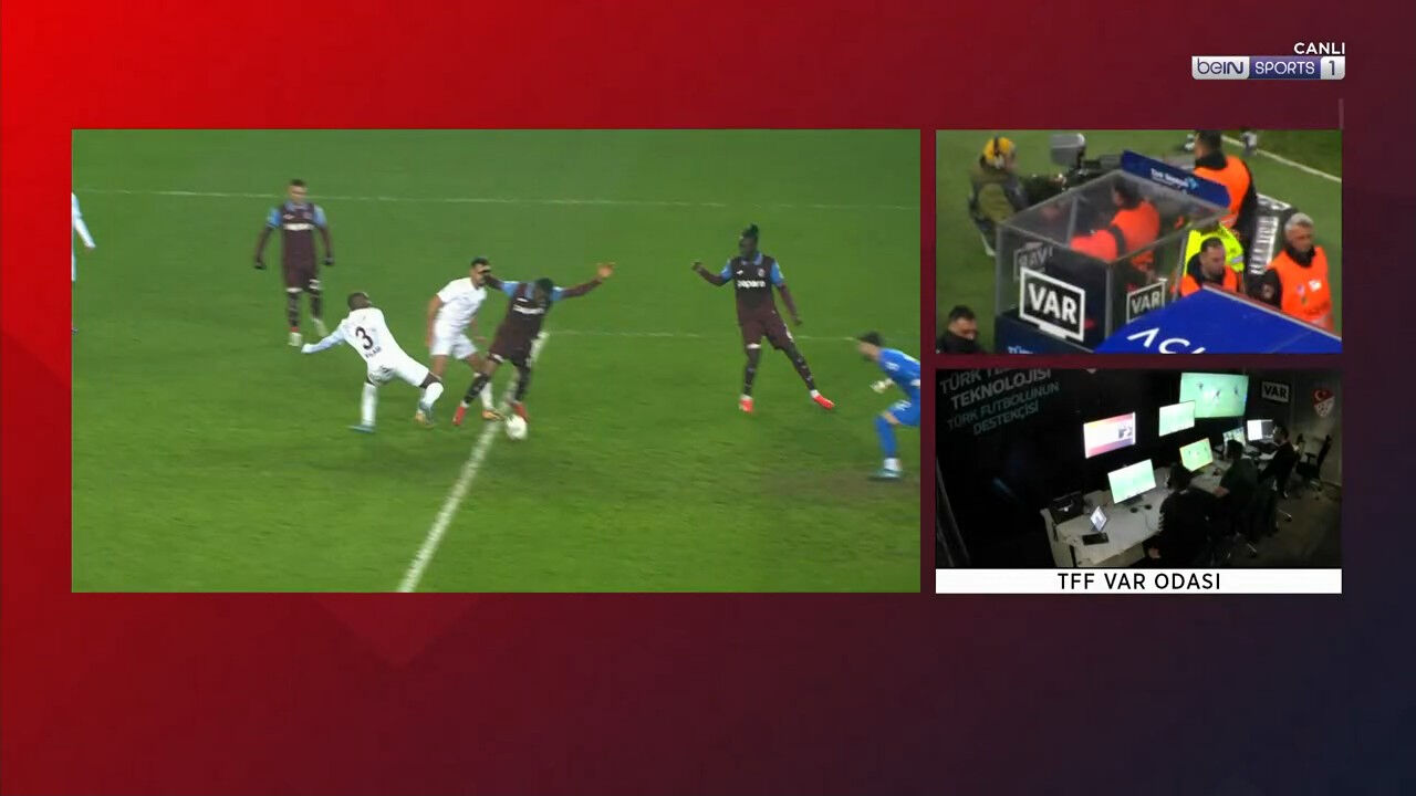 Trabzon'da penaltı isyanı! VAR'dan 2 pozisyon geri döndü - 3. Resim