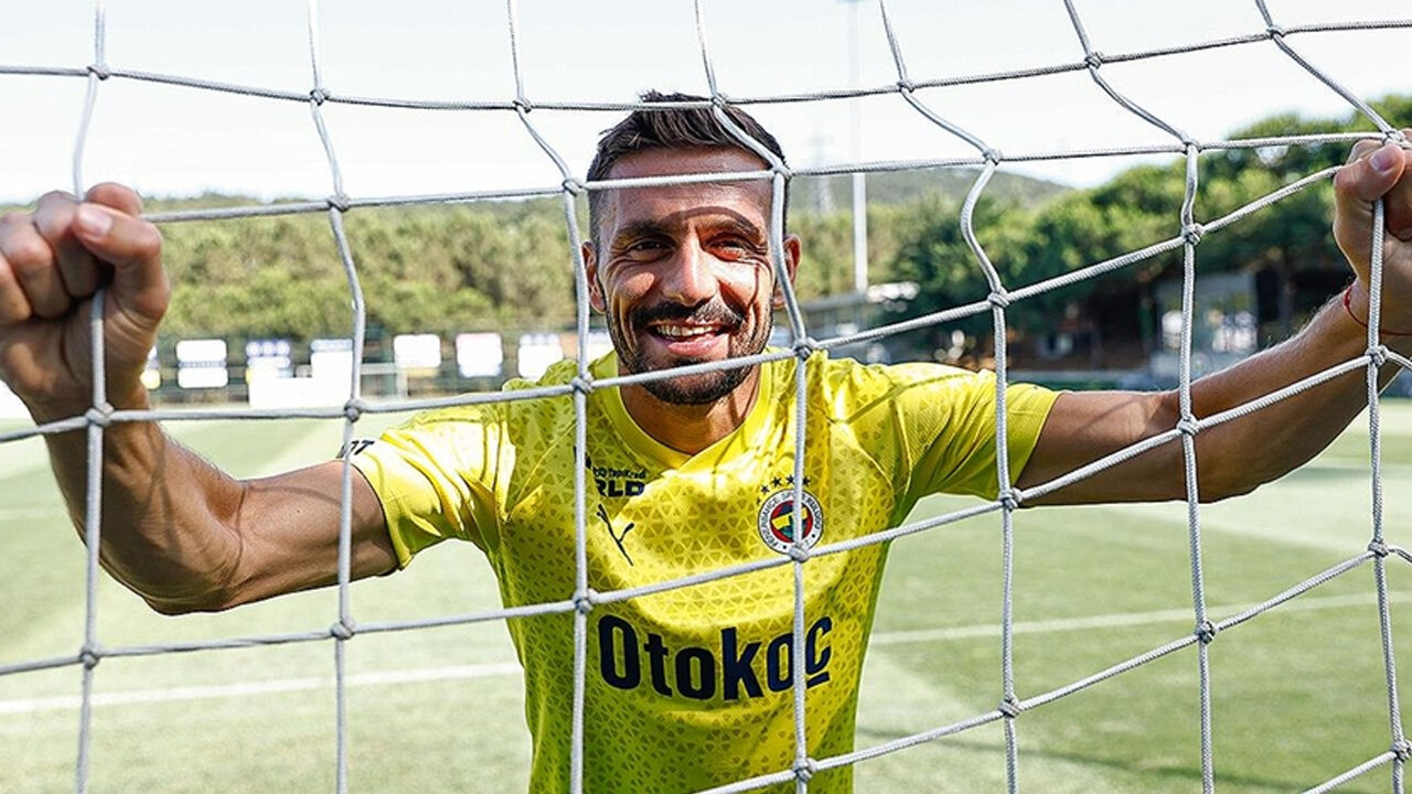 Dusan Tadic kararını verdi! Gelen tekliflere tek bir cevabı var Dusan Tadic kararını verdi! Gelen tekliflere tek bir cevabı var - 1. Resim