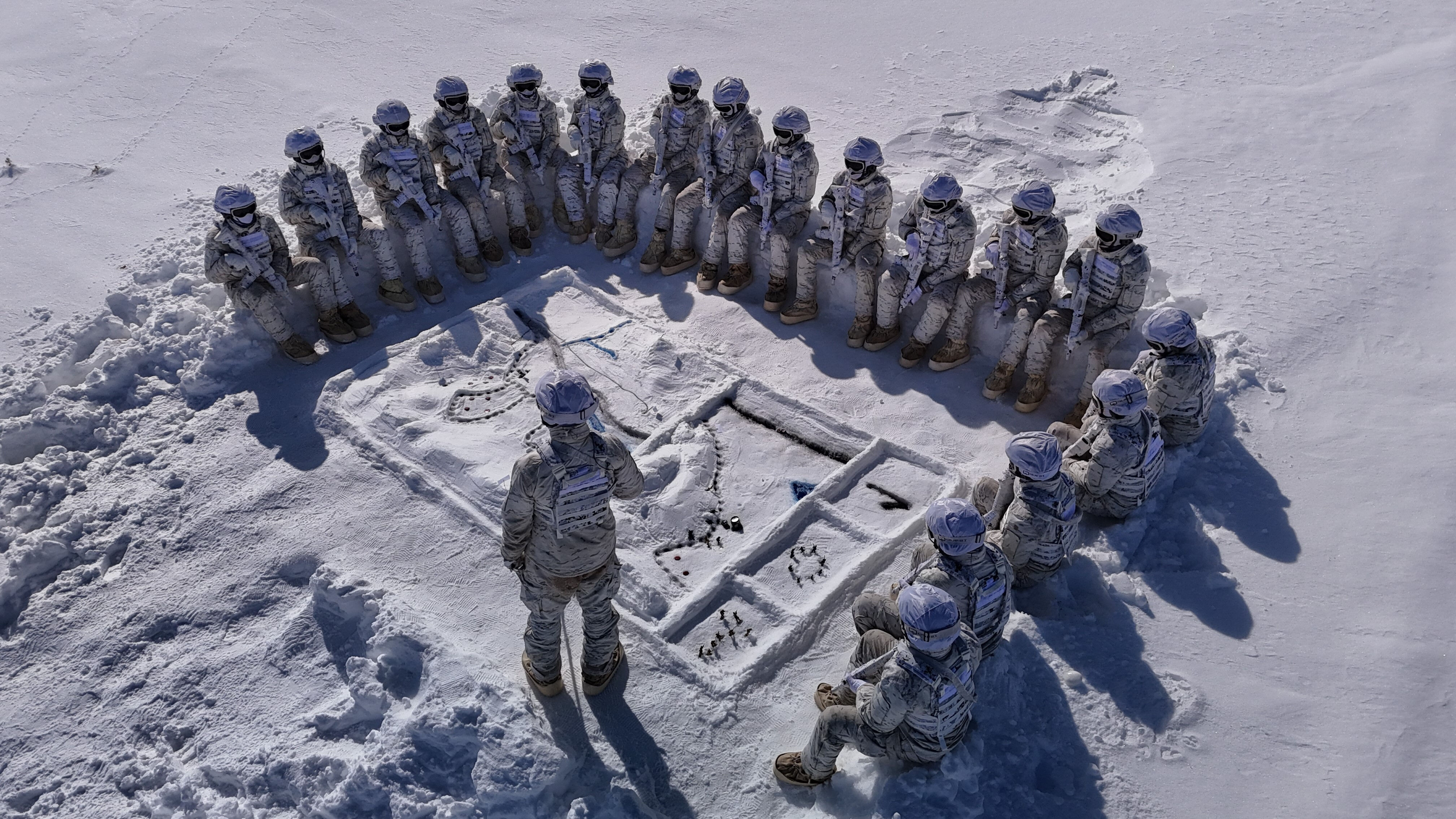 Eksi 30 derecede ölüm-kalım eğitimi! Bordo berelilerden hayatta kalma dersi - 1. Resim