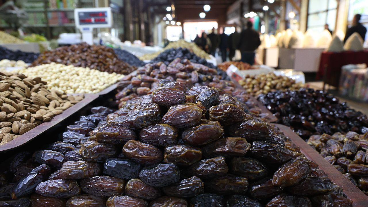 En iyi hurmanın özelliklerini tek tek saydı! Ramazan ayının en çok tüketilen meyvesi hakkında uzmanlar uyardı - 2. Resim