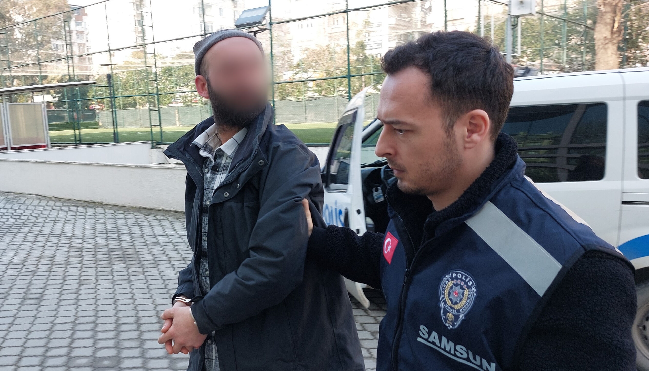 Eşini darbeden caniden tüyler ürperten sözler: Çıkınca onu öldüreceğim Eşini darbedip "Çıkınca onu öldüreceğim" dedi! Apar topar tutuklandı - 1. Resim