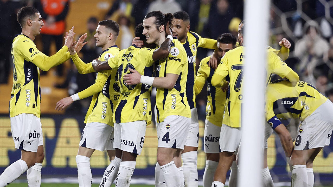 Fenerbahçe tam 9 isimle yollarını ayırıyor! Aralarında yıldızlar da var - 1. Resim