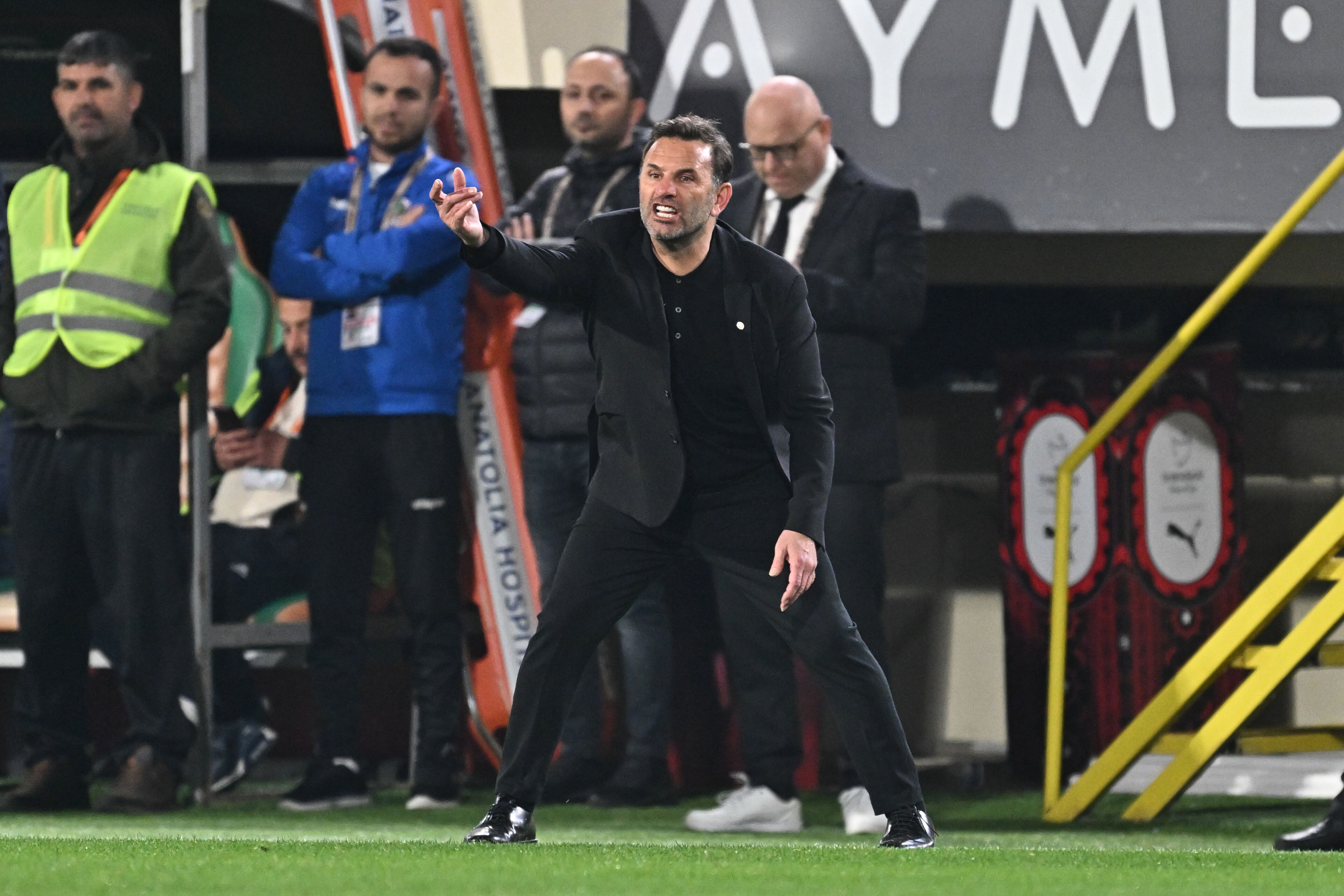 Galatasaray'da 100. galibiyetini gören Okan Buruk: 