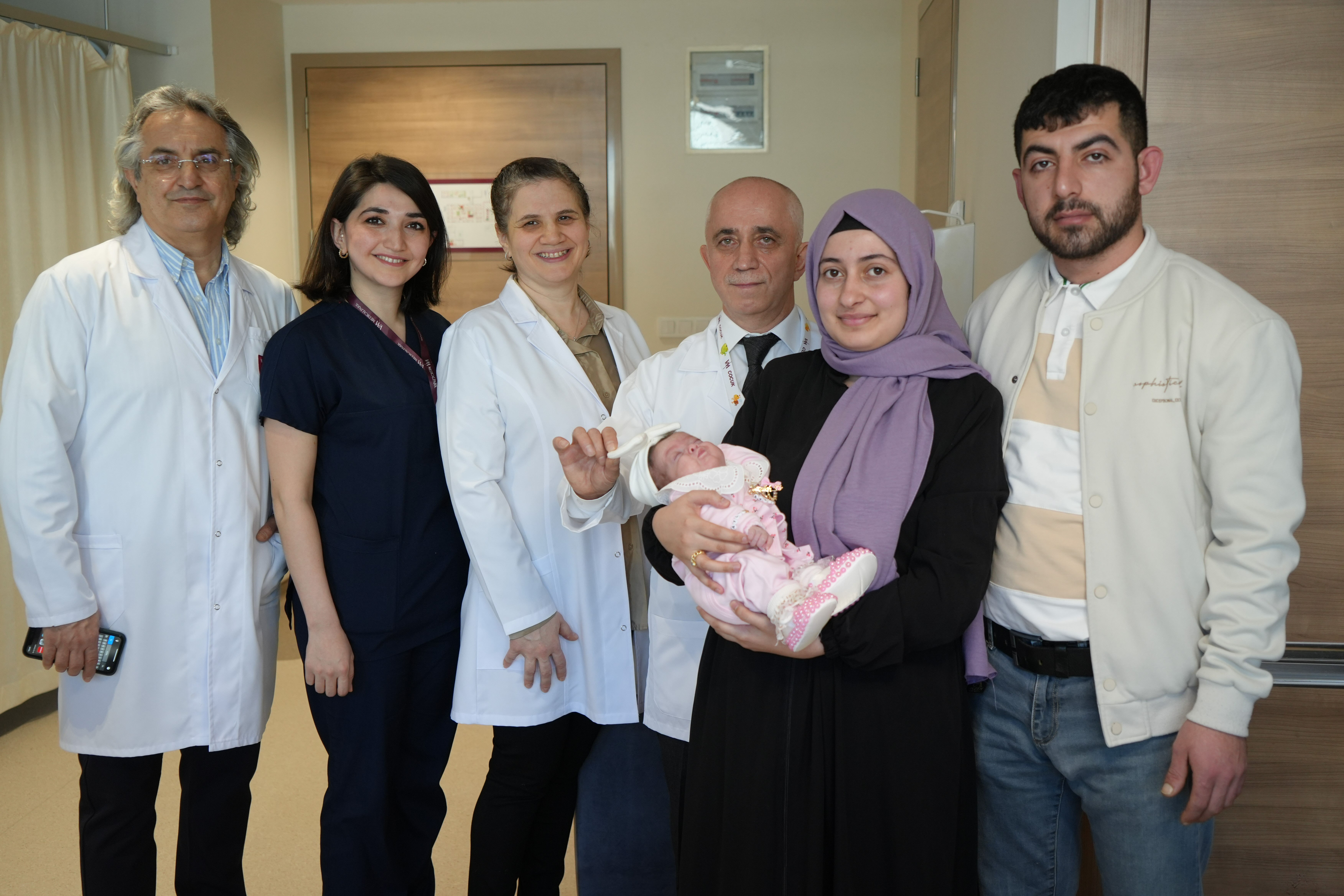 Kimse ihtimal vermiyordu… 400 gram doğan prematüre bebek hayata tutundu Kimse ihtimal vermiyordu… 400 gram doğan prematüre bebek hayata tutundu - 1. Resim