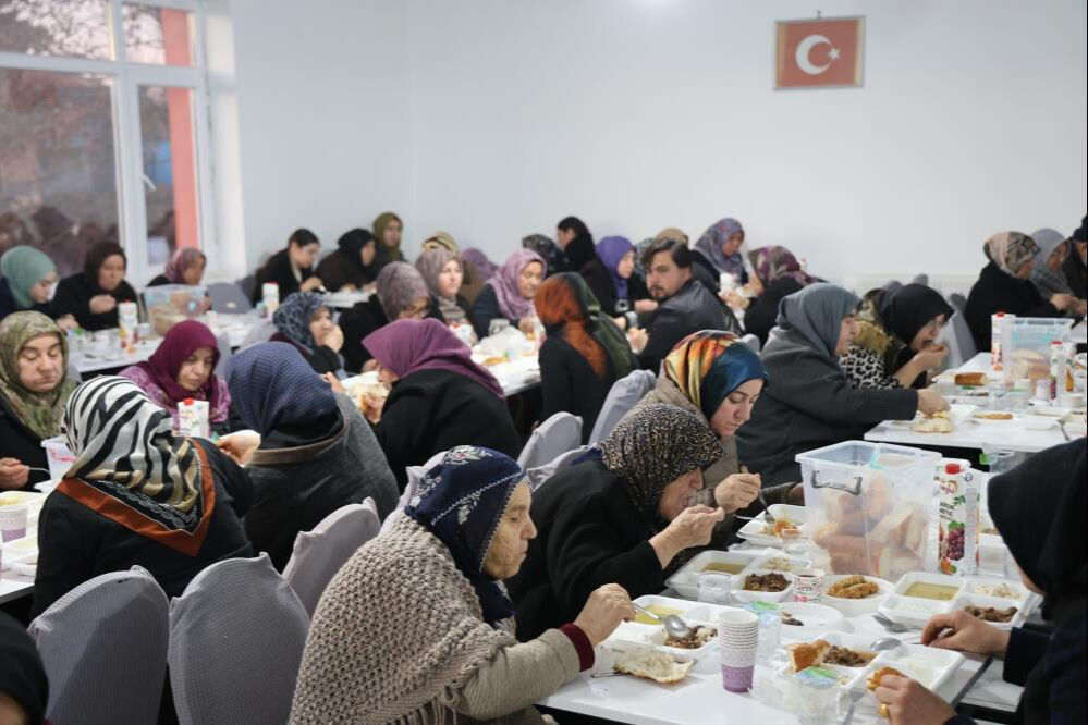 Muhtardan ilginç karar! Bu köyde iftar vakti evde yemek pişirmek yasaklandı Muhtardan ilginç karar! Bu köyde iftar vakti evde yemek pişirmek yasaklandı - 1. Resim