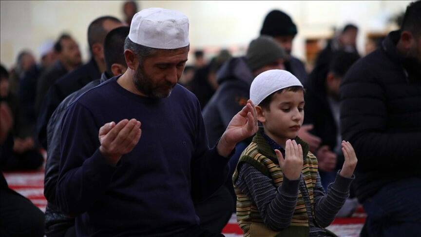 Namazdan sonra tesbih duası ve tesbihat nasıl yapılır? Tesbih duası okunuşu ve anlamı Namazdan sonra tesbih duası ve tesbihat nasıl yapılır? Tesbih duası okunuşu ve anlamı - 4. Resim