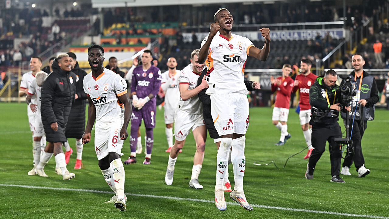 "Okan Buruk çorbaya çevirdi işi" Spor yazarları Galatasaray için ne dedi? "Okan Buruk çorbaya çevirdi işi" Spor yazarları Galatasaray için ne dedi? - 2. Resim