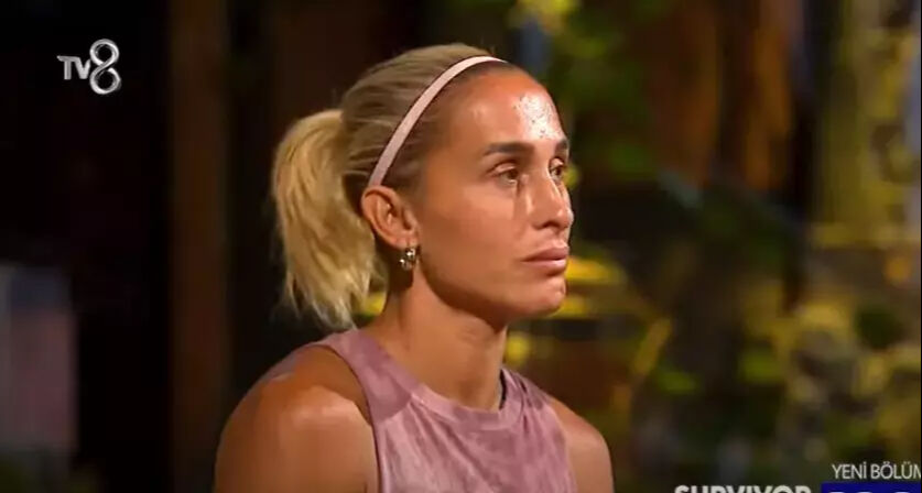 Survivor'da şaşırtan anlar! Çantasını alıp gitti: Apar topar acil durum konseyi toplandı... - 3. Resim