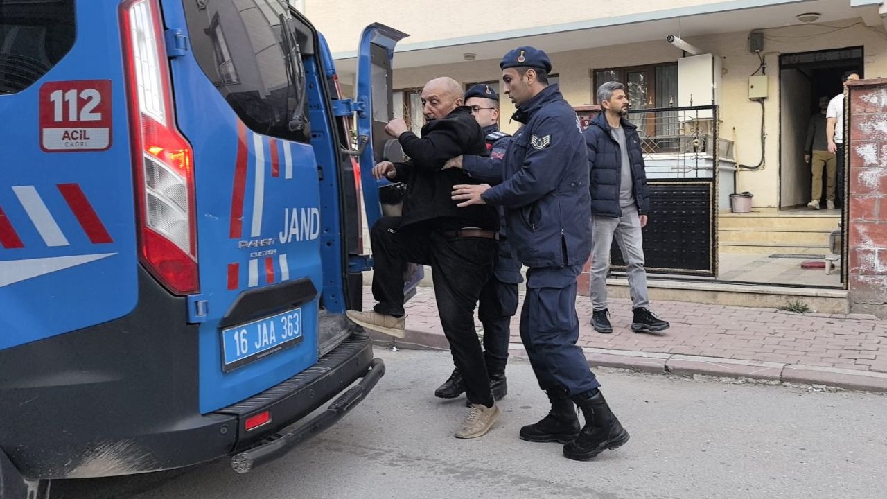 3 kişiyi bıçak ve çekiçle yaralayan saldırgan serbest kaldı