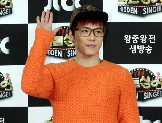 43 yaşındaydı! Dünyaca ünlü şarkıcı evinde ölü bulundu, sebebi... - 1. Resim