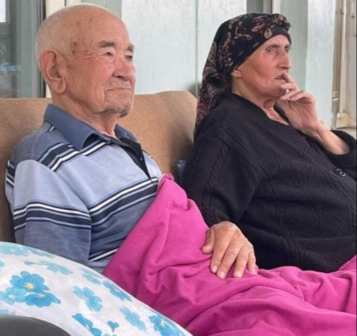 58 yıl önce ayrıldıkları köylerine cenazeleri getirildi! Karı koca 12 saat ara ile can verdi - 1. Resim