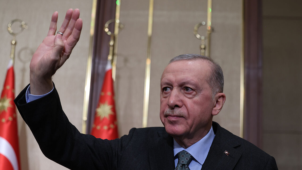 Erdoğan'dan Suriye'deki mutabakata ilk yorum: Eksiksiz uygulanmalı, başka kurtuluş yok Erdoğan'dan Suriye anlaşmasına ilk yorum! SDG/PYD'nin Şam yönetimine katılmasını nasıl karşıladı? - 2. Resim