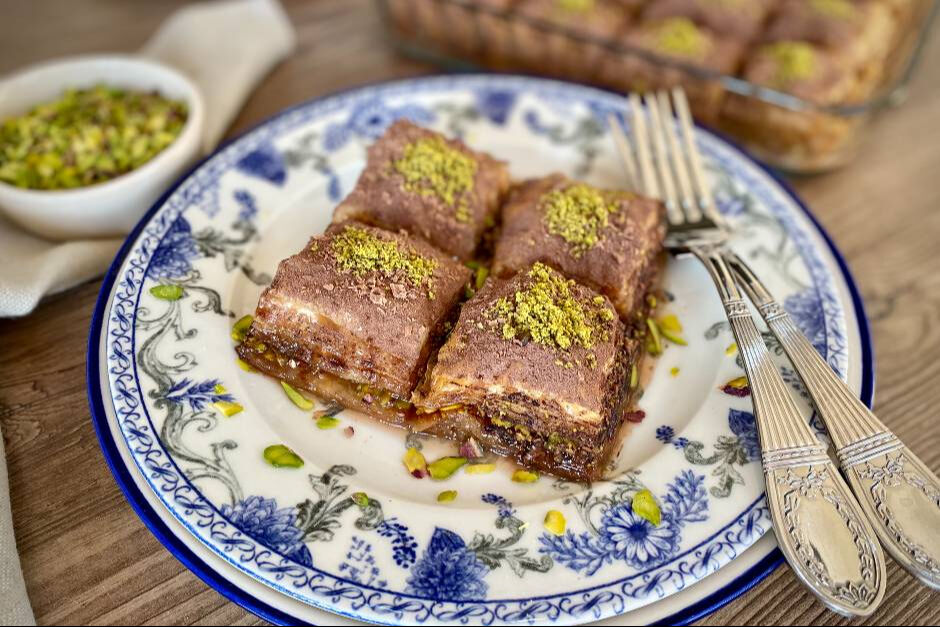 Soğuk baklava nasıl yapılır? Ramazan Bayramına özel soğuk baklava tarifi! Sofranın yıldızı olacak… Soğuk baklava nasıl yapılır? Ramazan Bayramı’na özel soğuk baklava tarifi! Sofranın yıldızı olacak… - 2. Resim