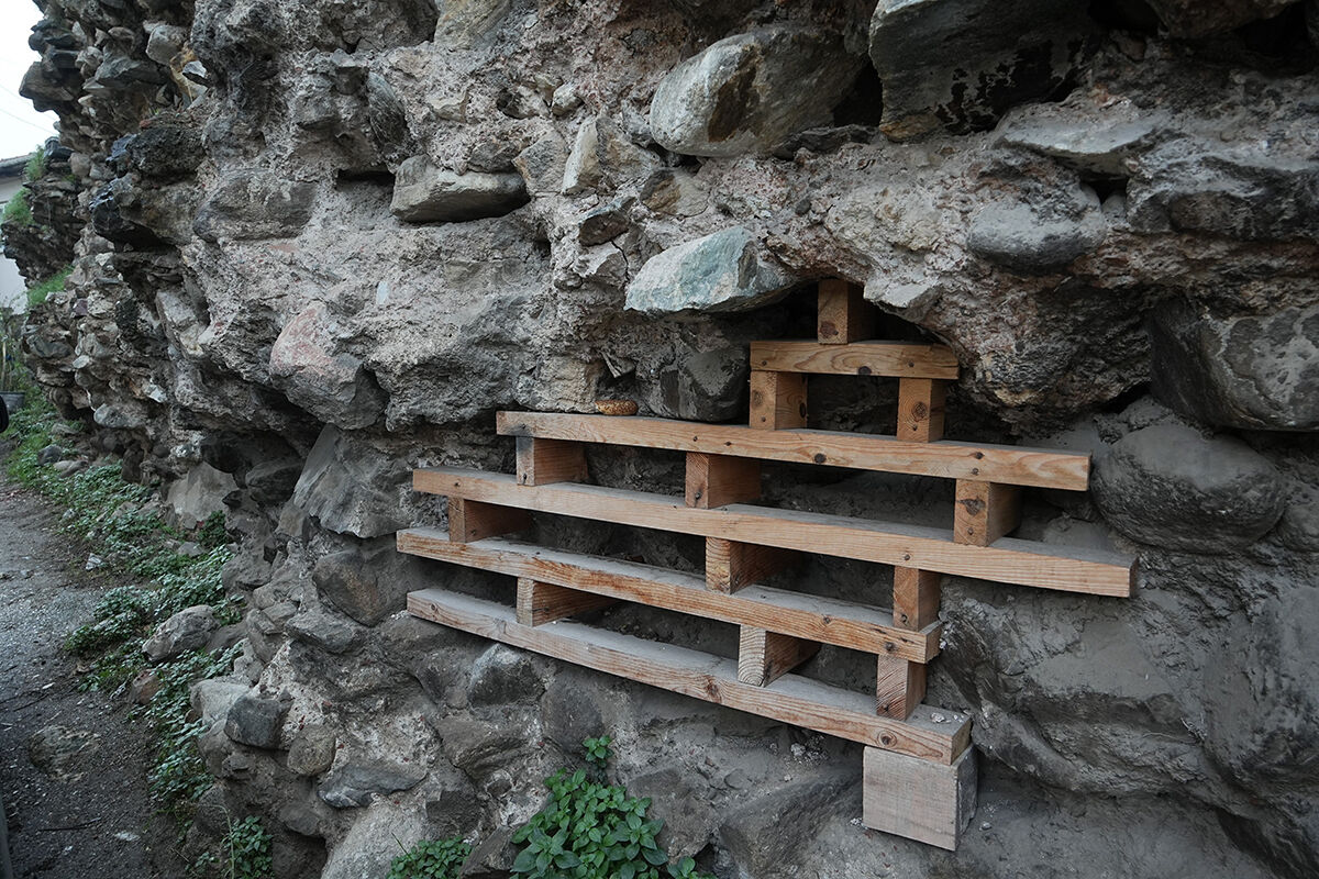 Tarihi surların üzerine bayrak direği gibi anten diktiler! Görüntüler bu kadarına da pes dedirtti Tarihi surların üzerine bayrak direği gibi anten diktiler! Görüntüler bu kadarına da pes dedirtti - 3. Resim