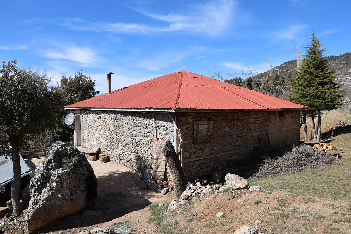 Atandığı köyü ihya etti! Lavabo bahanesiyle tadilata başlayan imam bütün evi yeniledi Atandığı köyü ihya etti! Lavabo bahanesiyle tadilata başladı, bütün evi yeniledi - 6. Resim