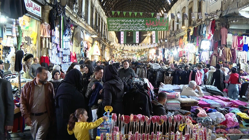 Fiyatlar düştü, alım gücü hala zayıf! Suriyeliler ilk ramazanı ekonomik krizle karşıladı Fiyatlar düştü, alım gücü hala zayıf! Suriyeliler ilk ramazanı ekonomik krizle karşıladı - 2. Resim