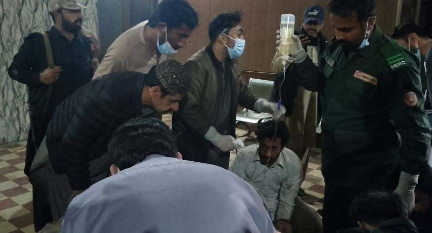 Pakistan'da rehine krizi sürüyor! 10 kişi öldü, 104 rehine kurtarıldı Pakistan'da rehine krizi sürüyor! 10 kişi öldü, 104 rehine kurtarıldı - 3. Resim