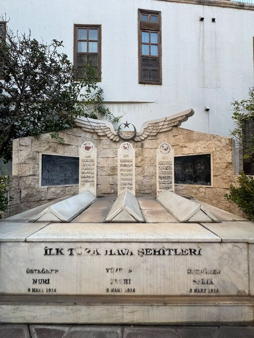 Şam'da Türk havacılık tarihinin ilk şehitlerini TİKA unutmadı! Şam'da Türk havacılık tarihinin ilk şehitlerini TİKA unutmadı! - 4. Resim