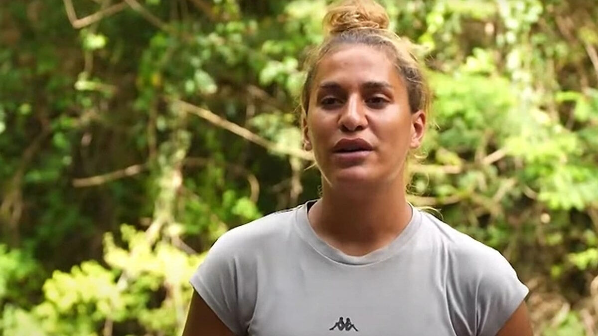 Survivor Almeda'nın hayat hikayesi yürek yaktı! Küçük yaşta istismara maruz kaldığını anlattı Survivor Almeda'nın hayat hikayesi yürek yaktı! Küçük yaşta istismara maruz kaldığını anlattı - 1. Resim