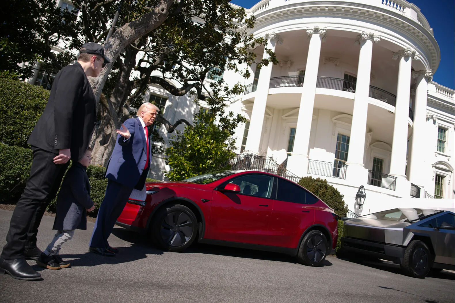 Trump, Musk'ın zoruyla reklam mı taptı? Tesla krizini kurtarmak için yeni senaryolar gündemde! - 2. Resim