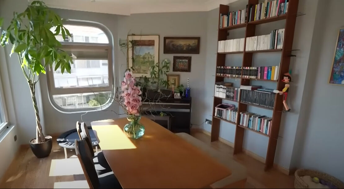 Akasya Asıltürkmen modern ve şık evinin kapılarını ilk kez açtı! Her detayı dikkat çekti Akasya Asıltürkmen modern ve şık evinin kapılarını ilk kez açtı! Her detayı dikkat çekti - 3. Resim
