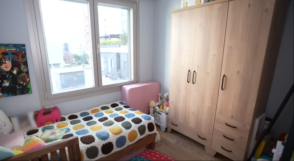 Akasya Asıltürkmen modern ve şık evinin kapılarını ilk kez açtı! Her detayı dikkat çekti Akasya Asıltürkmen modern ve şık evinin kapılarını ilk kez açtı! Her detayı dikkat çekti - 4. Resim