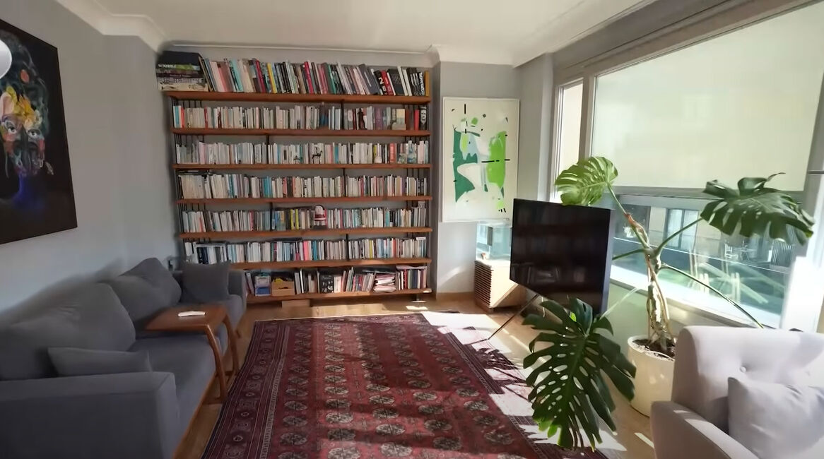 Akasya Asıltürkmen modern ve şık evinin kapılarını ilk kez açtı! Her detayı dikkat çekti Akasya Asıltürkmen modern ve şık evinin kapılarını ilk kez açtı! Her detayı dikkat çekti - 1. Resim
