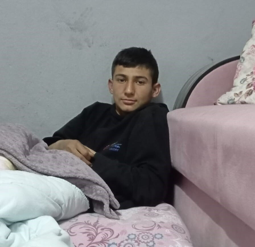 Eren Arıcı'yı gören duyan haber etsin! Acılı aile buldukları kıyafetlere sarıldı: