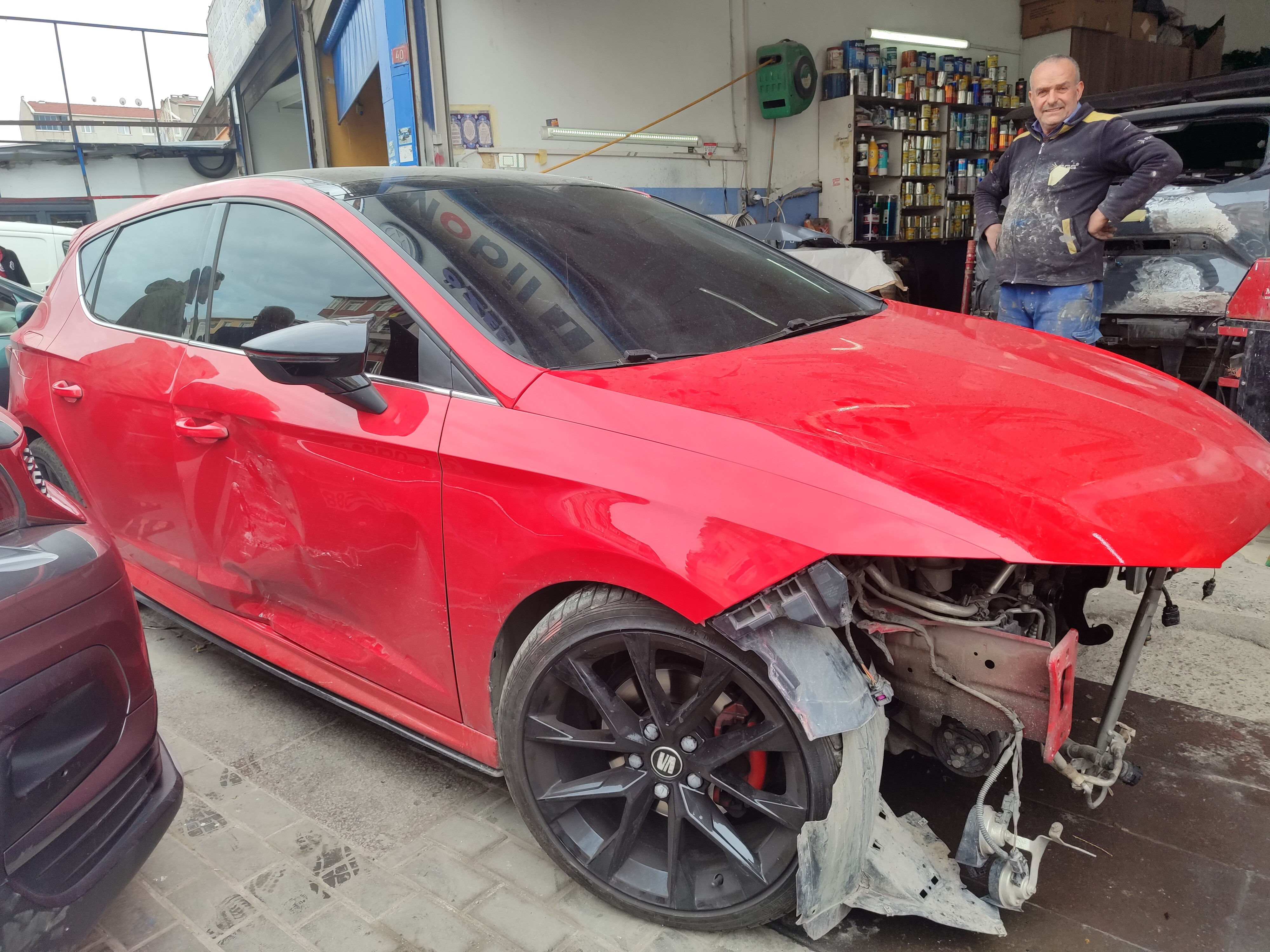 Esenler'de 6 araç 1 motosiklet birbirine girdi, halk bölgede toplandı! Yaralılar var - 2. Resim