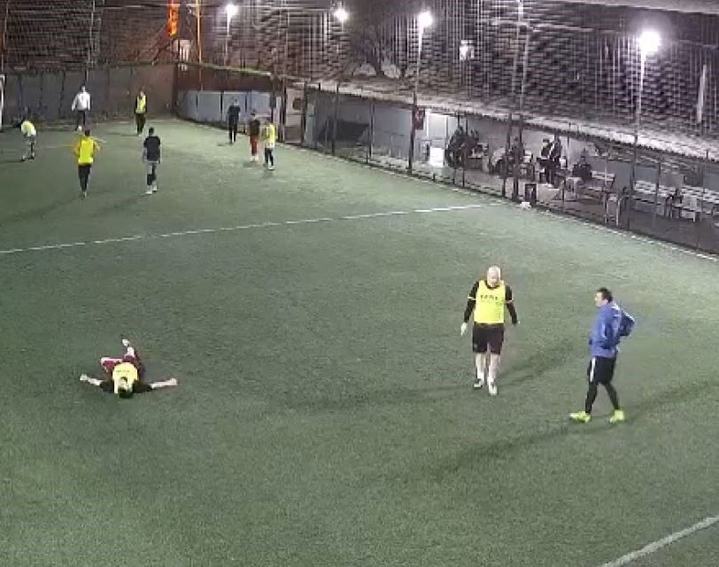 Halı sahada feci ölüm! 20 yaşındaki genç maçta hayatını kaybetti - 1. Resim