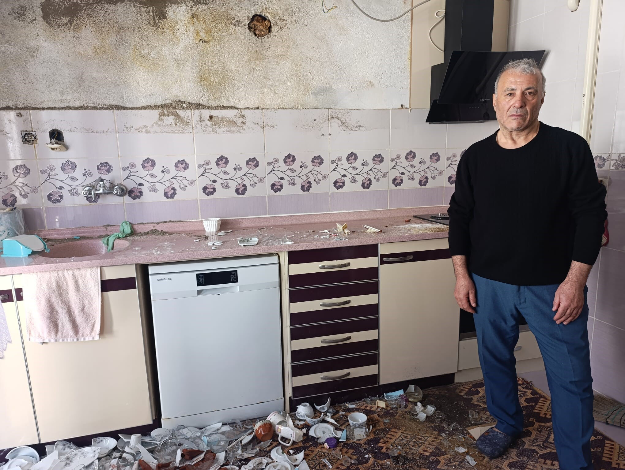 Kardeşlerin inadı faciayla bitti! Deprem oldu zannettiler, ortalık savaş alanına döndü - 1. Resim