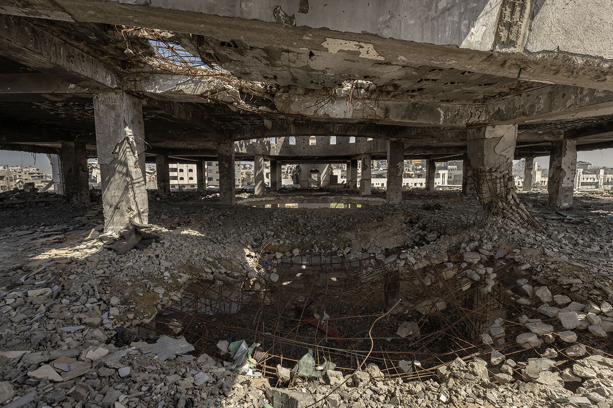 Enkaza dönen İmam Şafii Camii'nde cuma kıldılar! Gazze'de dikkat çeken namaz - 4. Resim