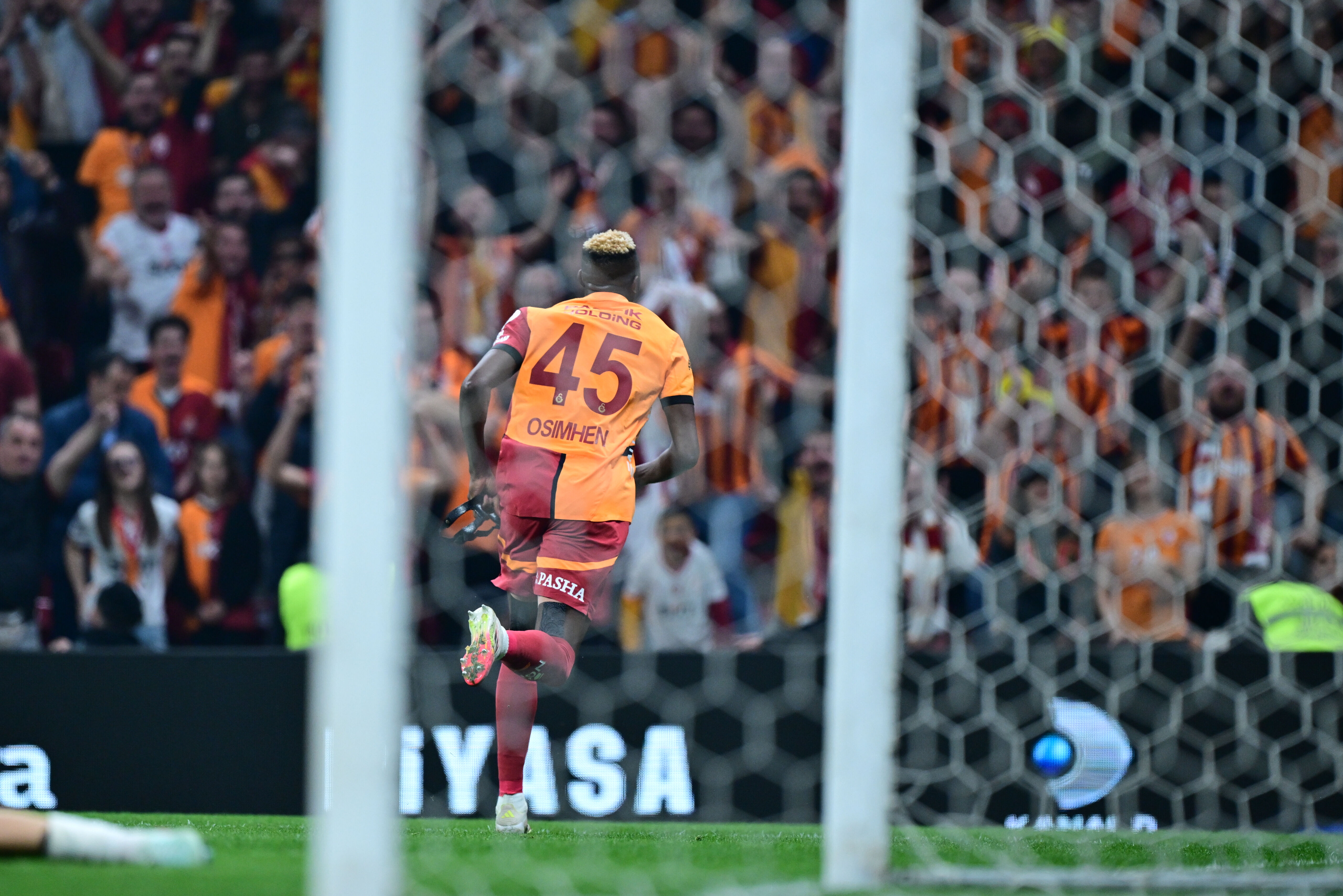 Aslan kral! Galatasaray, Victor Osimhen'le farka gitti Canlı Anlatım | Galatasaray - Onvo Antalyaspor - 2. Resim