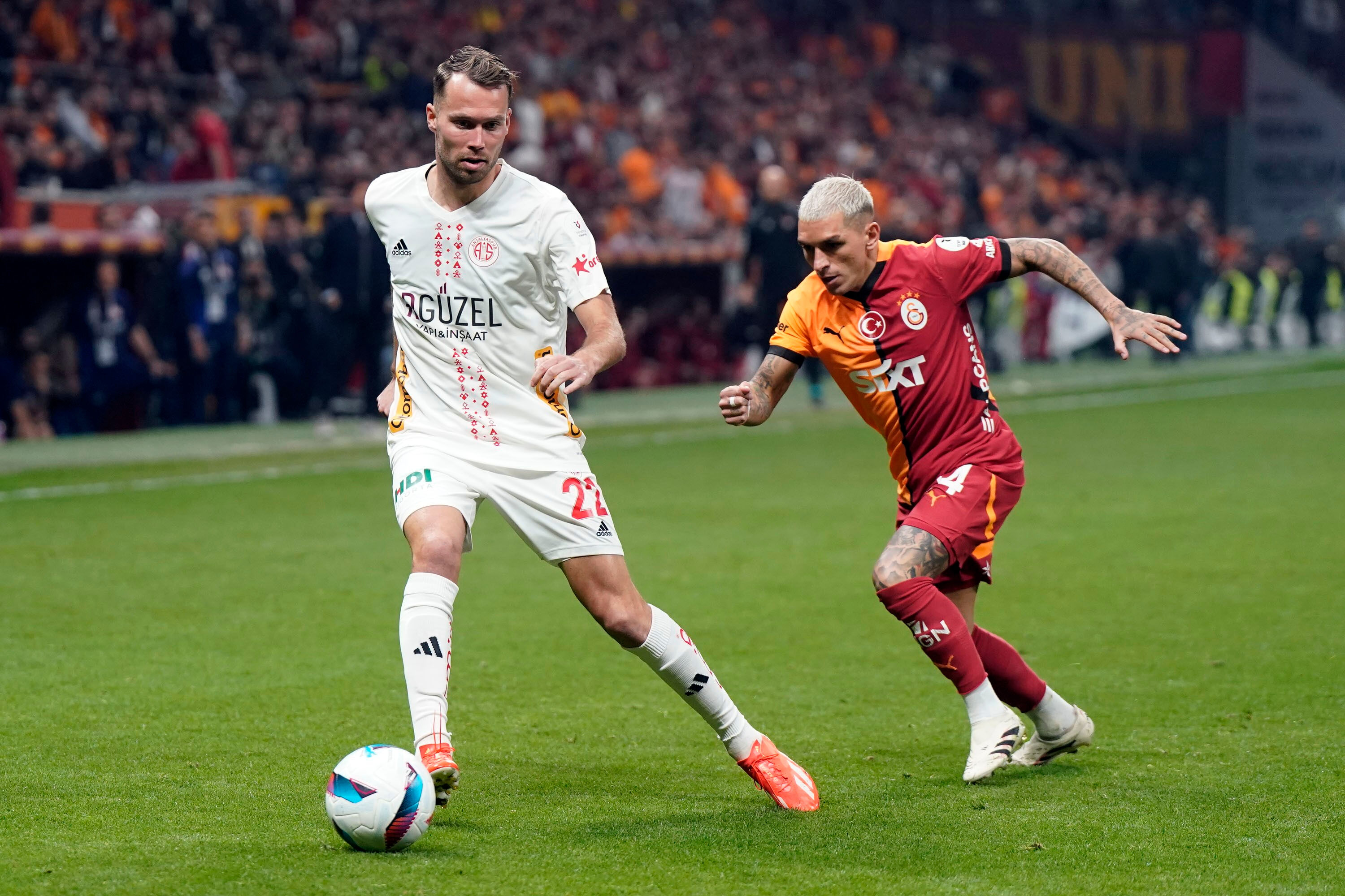 Aslan kral! Galatasaray, Victor Osimhen'le farka gitti Canlı Anlatım | Galatasaray - Onvo Antalyaspor - 2. Resim