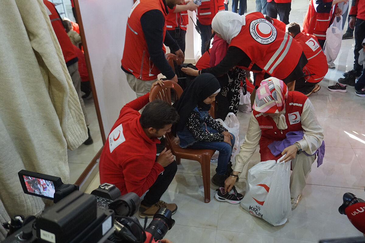 İdlib'te şölen havası! Kızılay engelli kampını ramazan sevincine boğdu İdlib'te şölen havası! Türk Kızılayı engelli kampını ramazan sevincine boğdu - 10. Resim