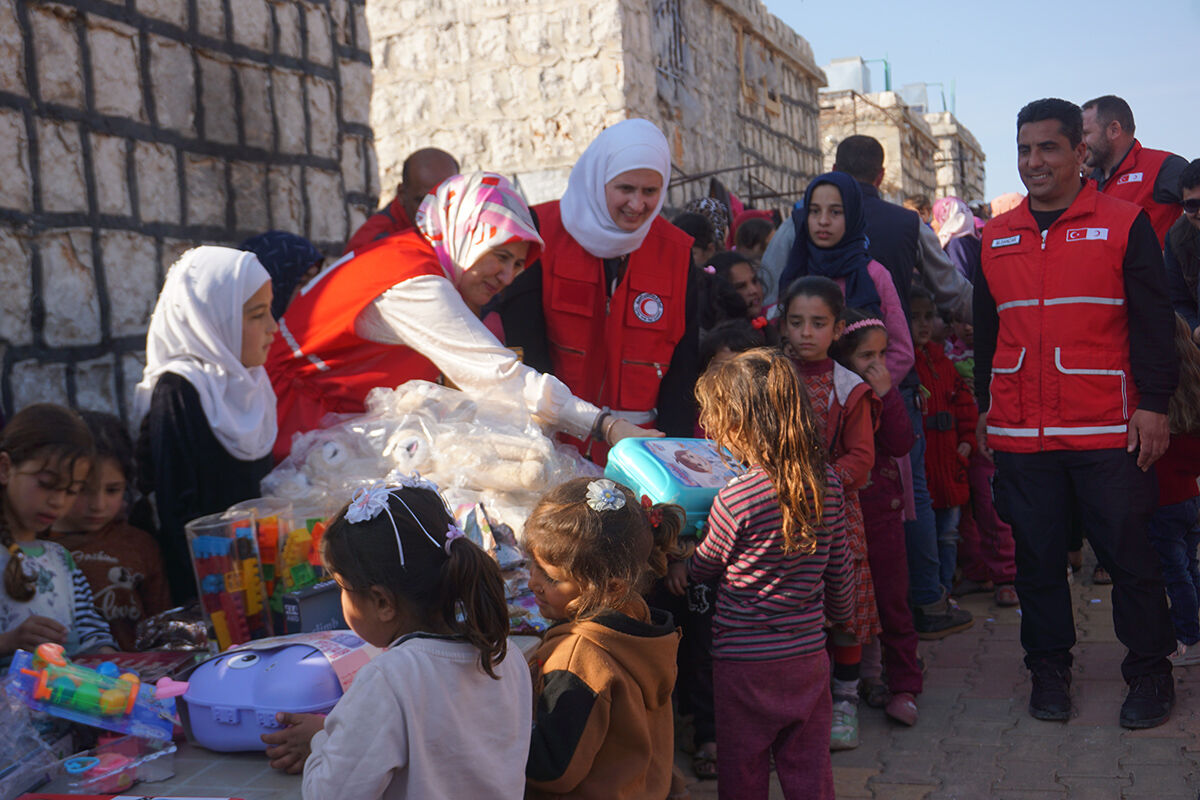 İdlib'te şölen havası! Kızılay engelli kampını ramazan sevincine boğdu İdlib'te şölen havası! Türk Kızılayı engelli kampını ramazan sevincine boğdu - 1. Resim