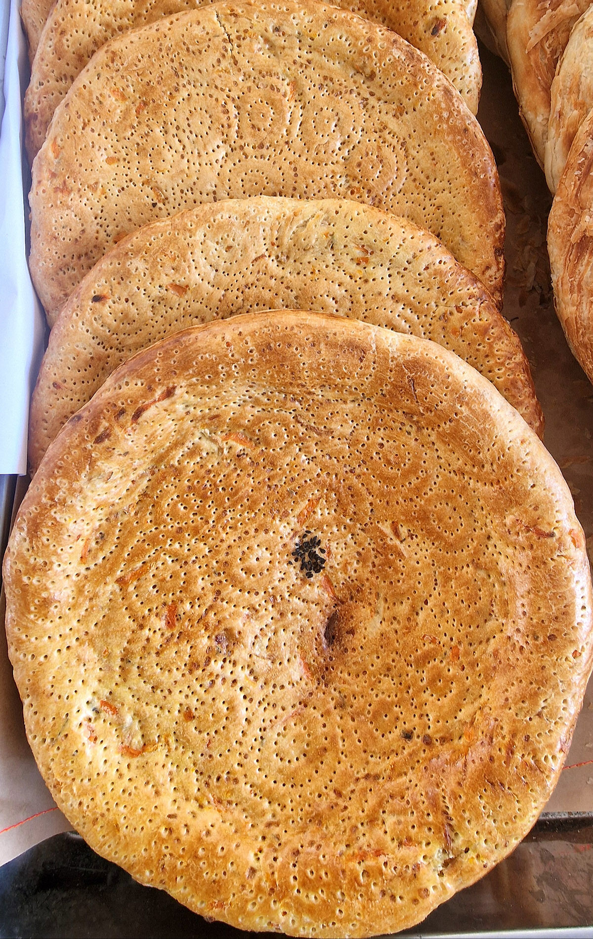 Pideye benziyor ama değil! Patır ekmeği asırlardır Özbekistan sofralarının vazgeçilmez lezzeti - 7. Resim