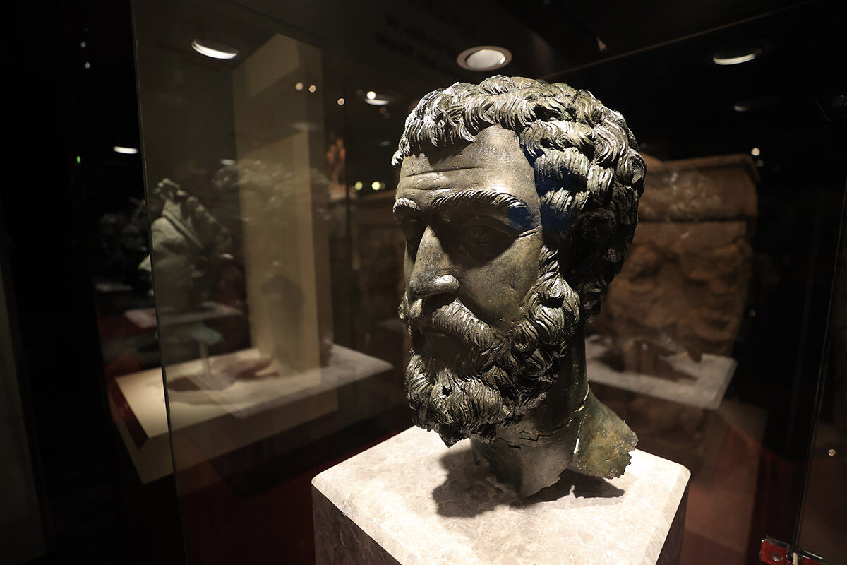 Türkiye'den kaçırıldı, Danimarka'dan çıktı! Septimius Severus’un heykel başı iade edildi Türkiye'den kaçırıldı, Danimarka'dan çıktı! Septimius Severus’un heykel başı iade edildi - 1. Resim