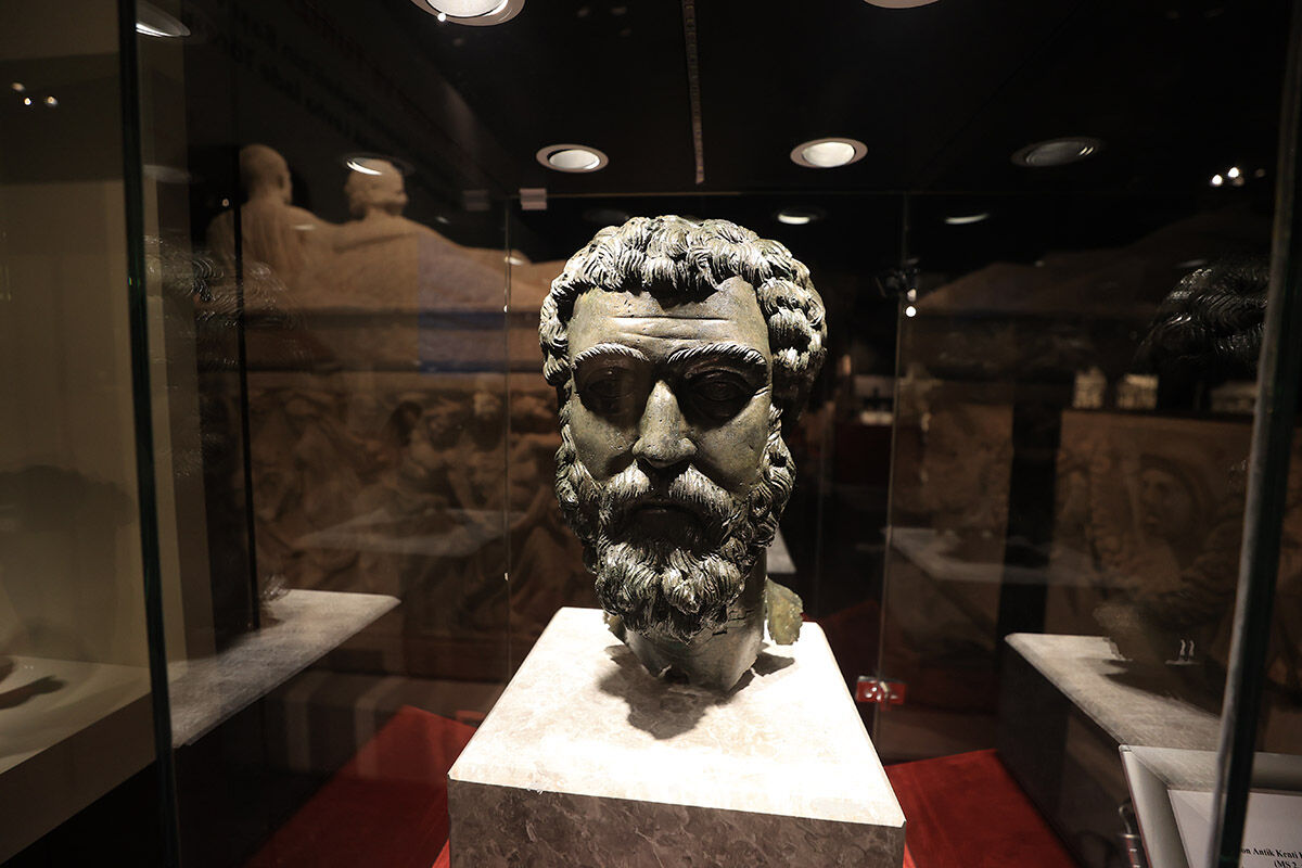 Türkiye'den kaçırıldı, Danimarka'dan çıktı! Septimius Severus’un heykel başı iade edildi Türkiye'den kaçırıldı, Danimarka'dan çıktı! Septimius Severus’un heykel başı iade edildi - 4. Resim