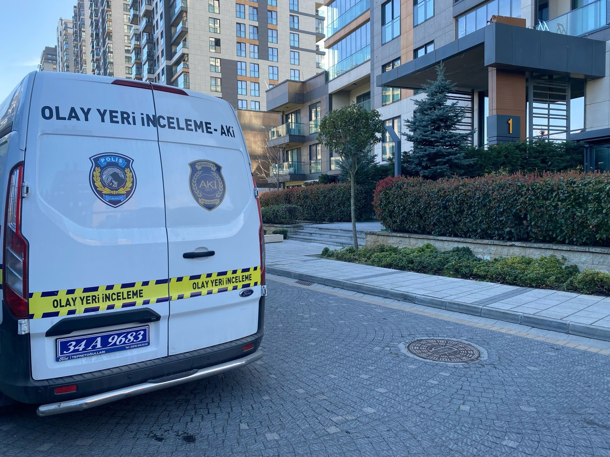 Ümraniye'de feci ölüm! 28. kattan düşen genç hayatını kaybetti - 1. Resim