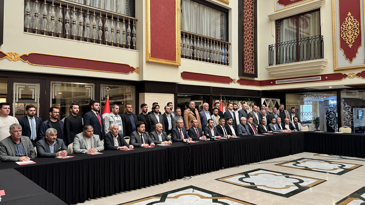 Yeniden Refah Partisi'nde şok ayrılık! İki belediye başkanı istifa kararı aldı - 1. Resim