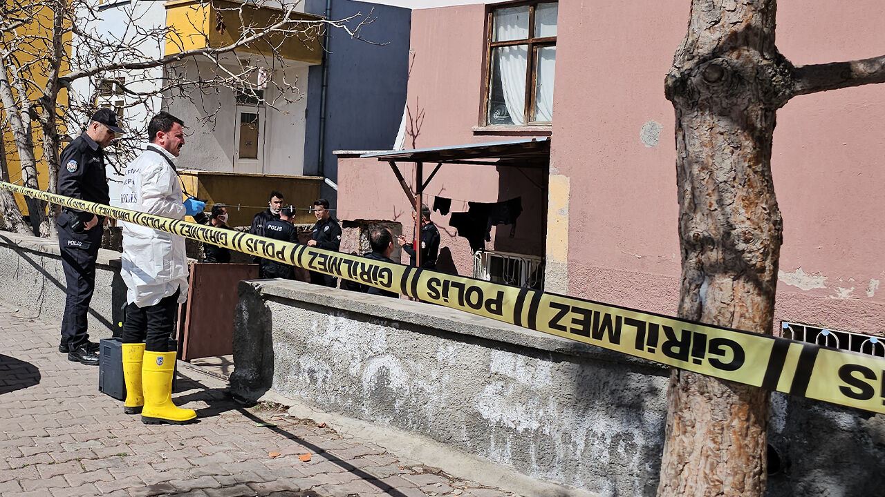 Anne ve 2 çocuğu evde ölü bulundu! Sebebi ortaya çıktı - 1. Resim