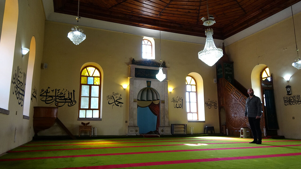 Bulgaristan'dan bu kabinlerde kalmak için geliyorlardı! 195 yıllık tarihi Hamidiye Camii'nde halvet odaları - 6. Resim