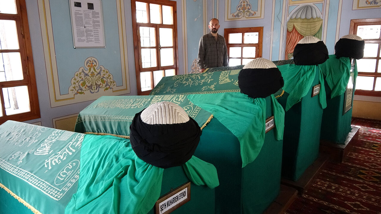 Bulgaristan'dan bu kabinlerde kalmak için geliyorlardı! 195 yıllık tarihi Hamidiye Camii'nde halvet odaları - 5. Resim