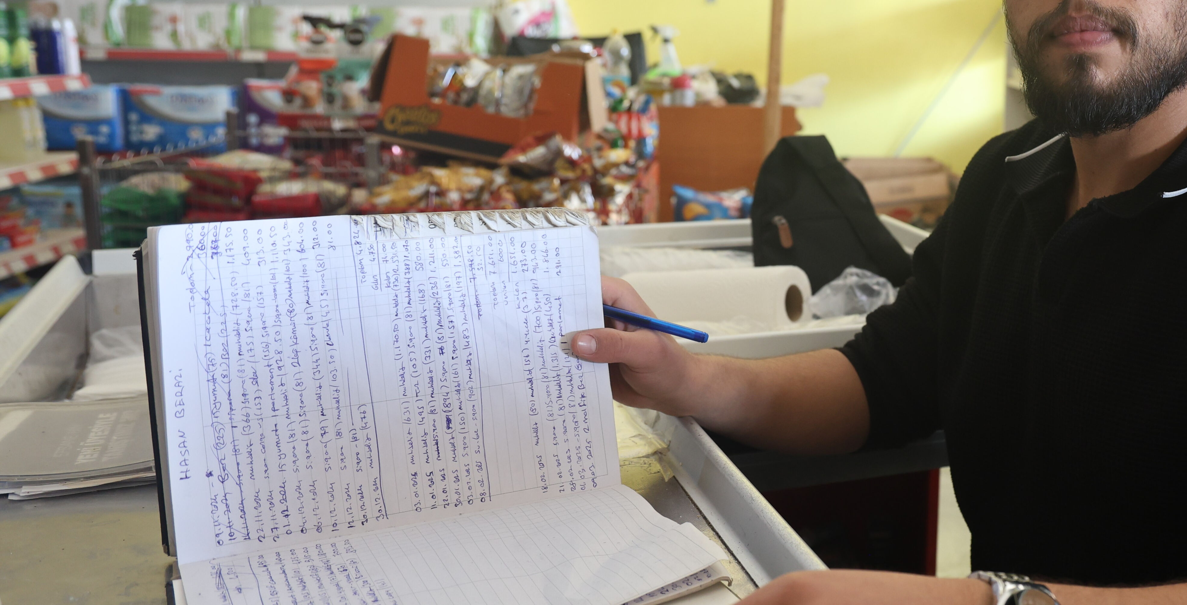 Sağ eliyle verdiğini sol eli görmedi! Borçları ödeyen gizemli hayırsever kayıplara karıştı - 1. Resim