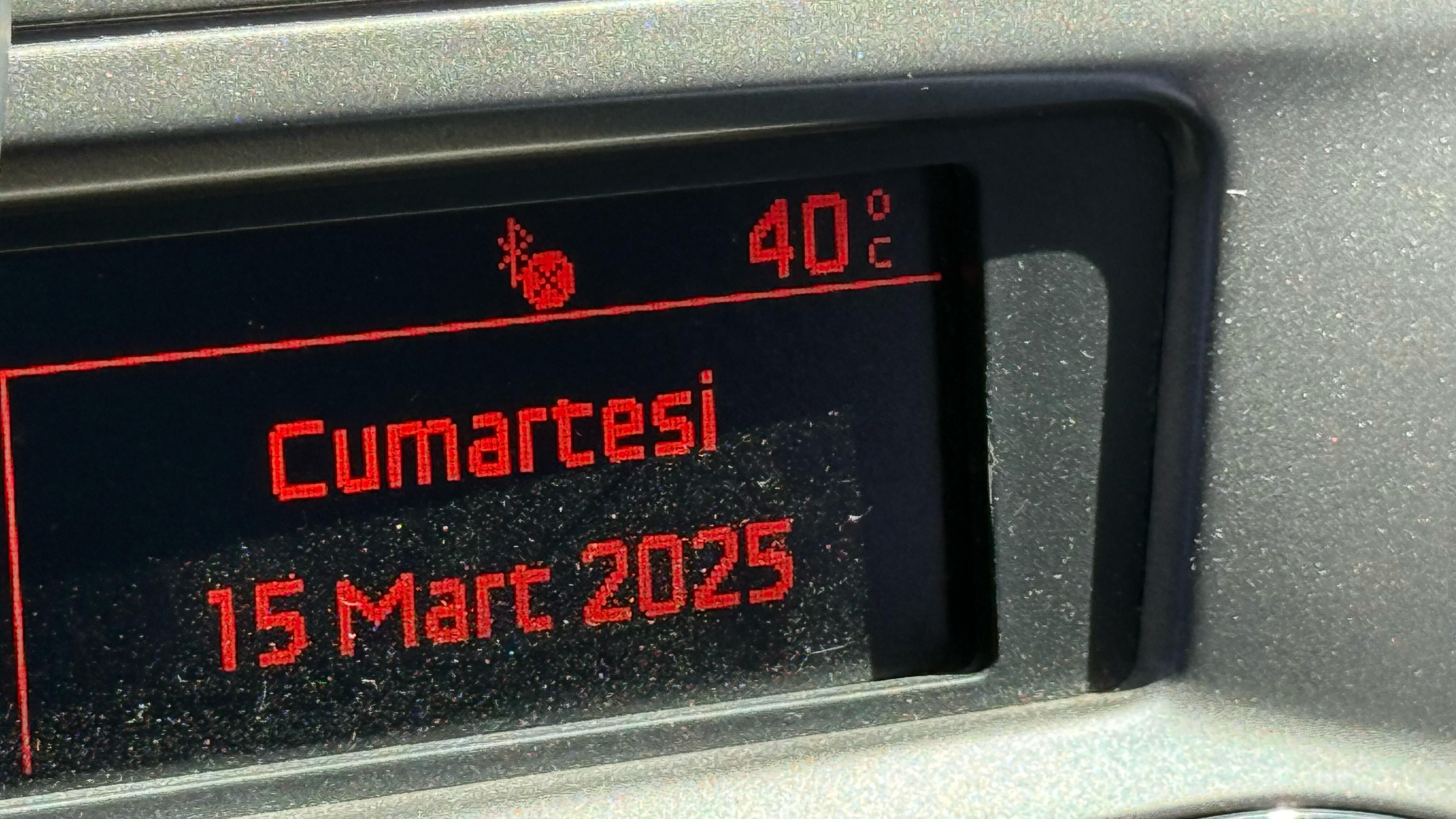 Termometre 40 dereceyi gösterdi, Adana'da tehlikeli serinleme serüveni başladı!  Termometre 40 dereceyi gösterdi, Adana'da tehlikeli serinleme serüveni başladı!