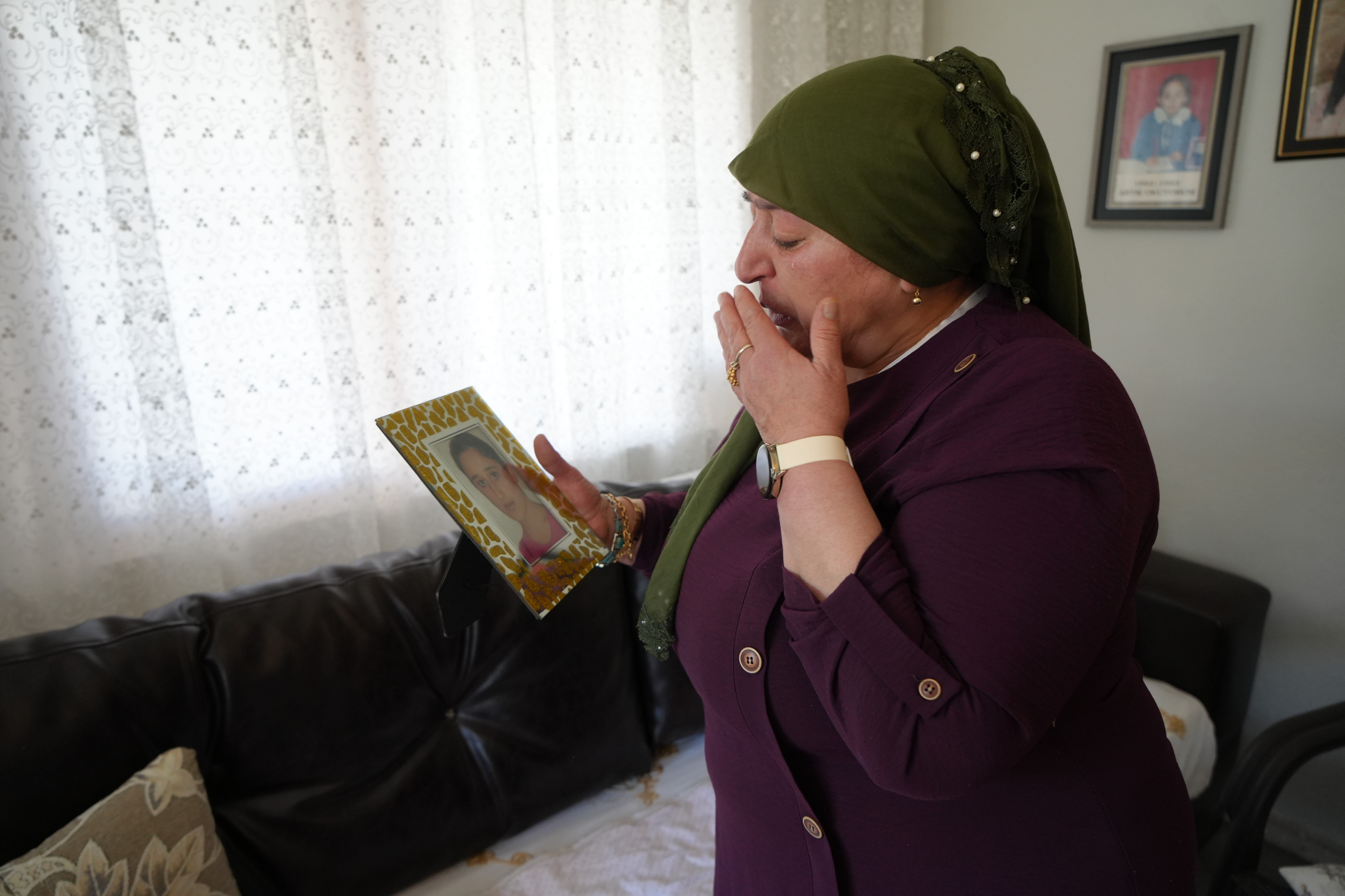 14 yıllık 'kayıp Melike' dosyası... 18 mezar açıldı, ailenin sözleri yürek sızlattı 14 yıllık 'kayıp Melike' dosyası... 18 mezar açıldı, onlarca dava görüldü - 3. Resim