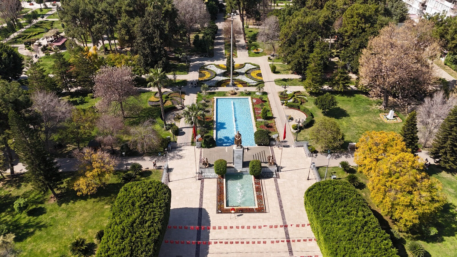 96 yılın rekoru kırıldı! Mart'ın ortasında sıcaktan dışarı çıkamadılar - 1. Resim